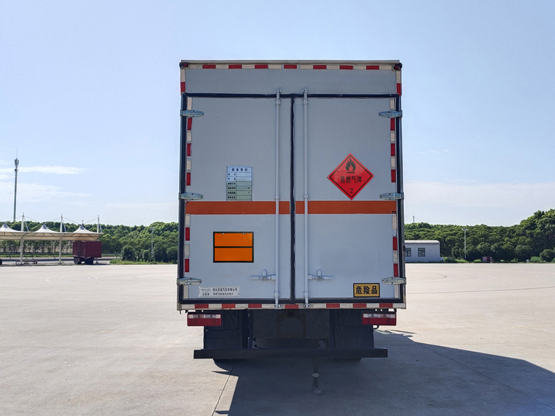 日途牌HTY5091XRQCA6易燃?xì)怏w廂式運(yùn)輸車公告圖片