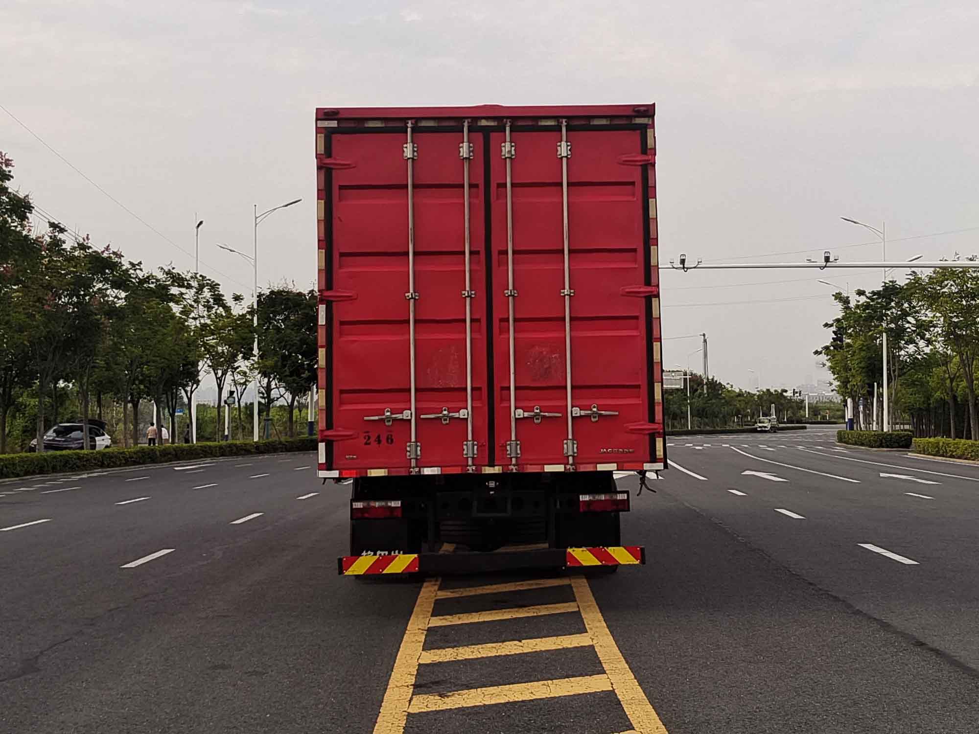 江淮牌HFC5184XYKEV01純電動(dòng)翼開啟廂式車公告圖片