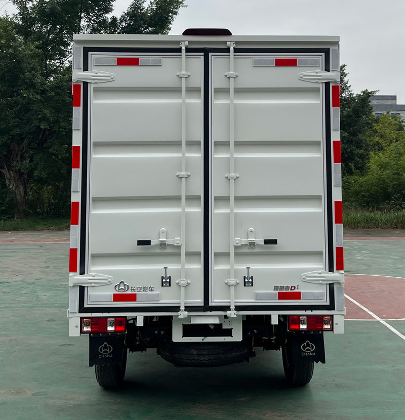 長(zhǎng)安牌CKS5031XXYD3BD6B1廂式運(yùn)輸車公告圖片