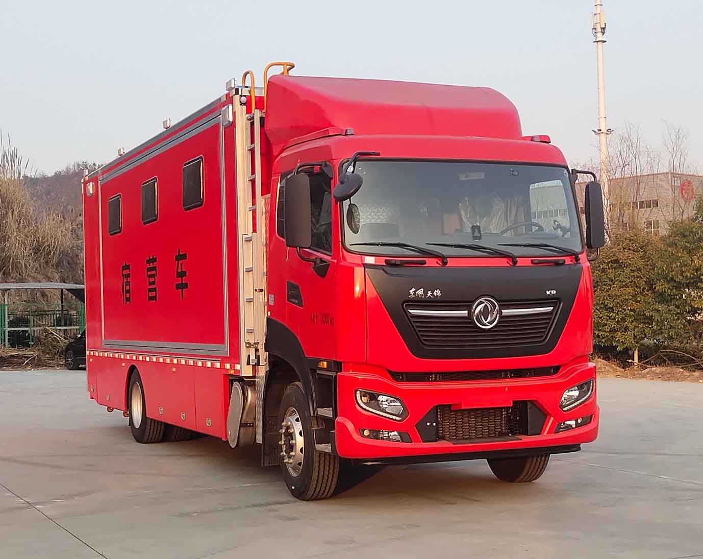 YZZ5180TSYDF6型宿營(yíng)車圖片