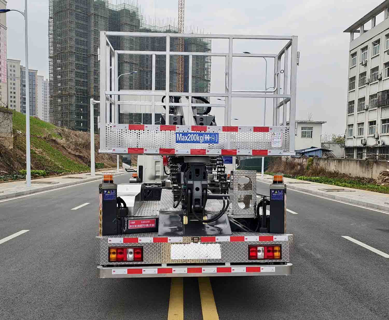 抽油機檢修車圖片