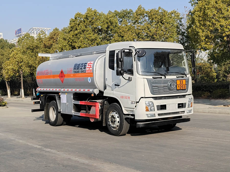 專威牌HTW5182GJYDQ6加油車