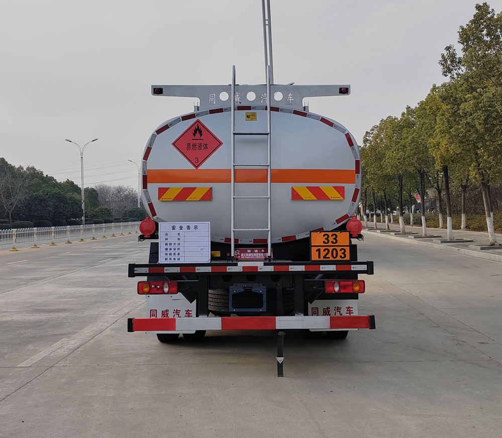 專威牌HTW5182GJYDQ6加油車公告圖片