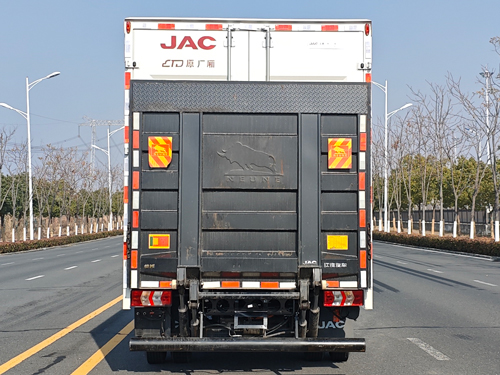 江淮牌HFC5042XXYP3EV2純電動(dòng)廂式運(yùn)輸車公告圖片