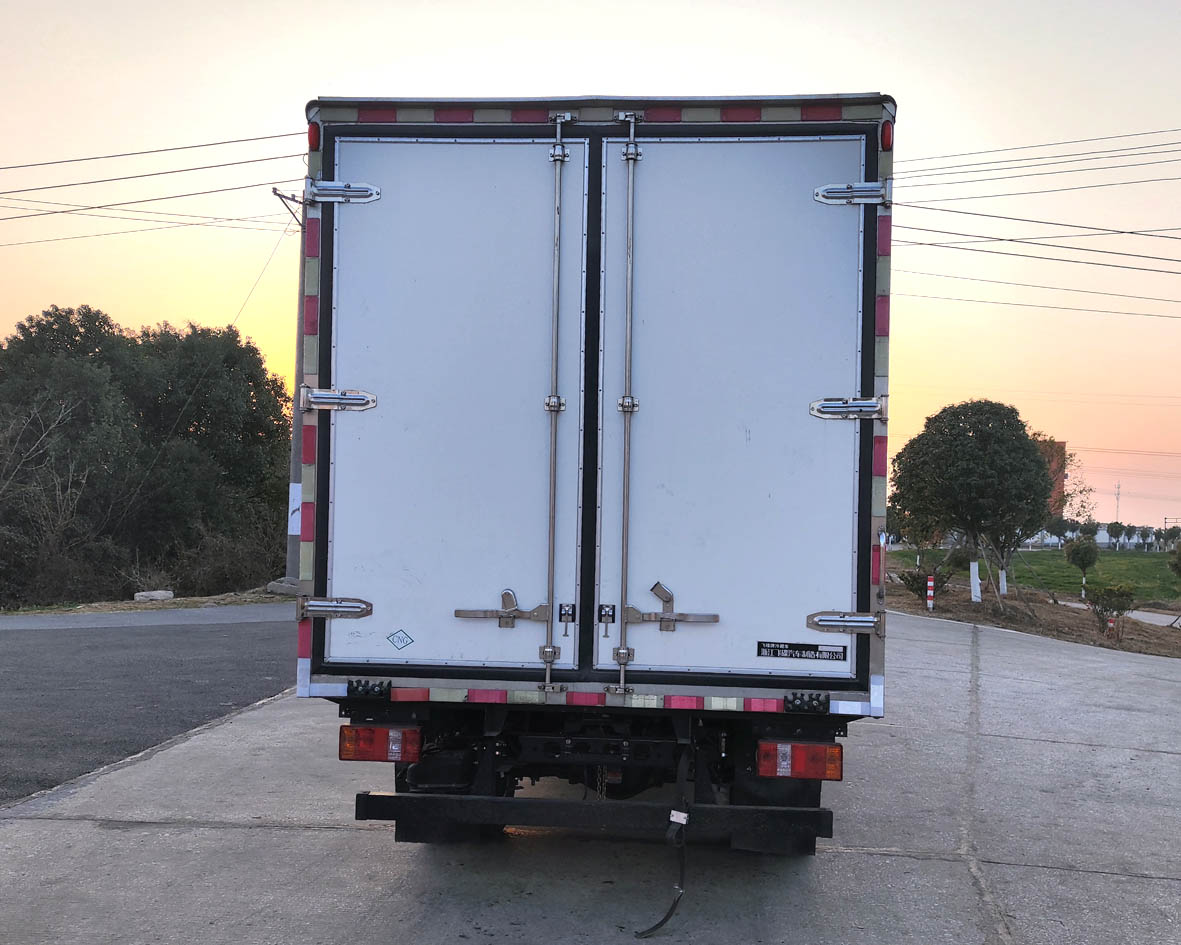 飛碟牌FD5040XLCW68K6-NG1冷藏車(chē)公告圖片