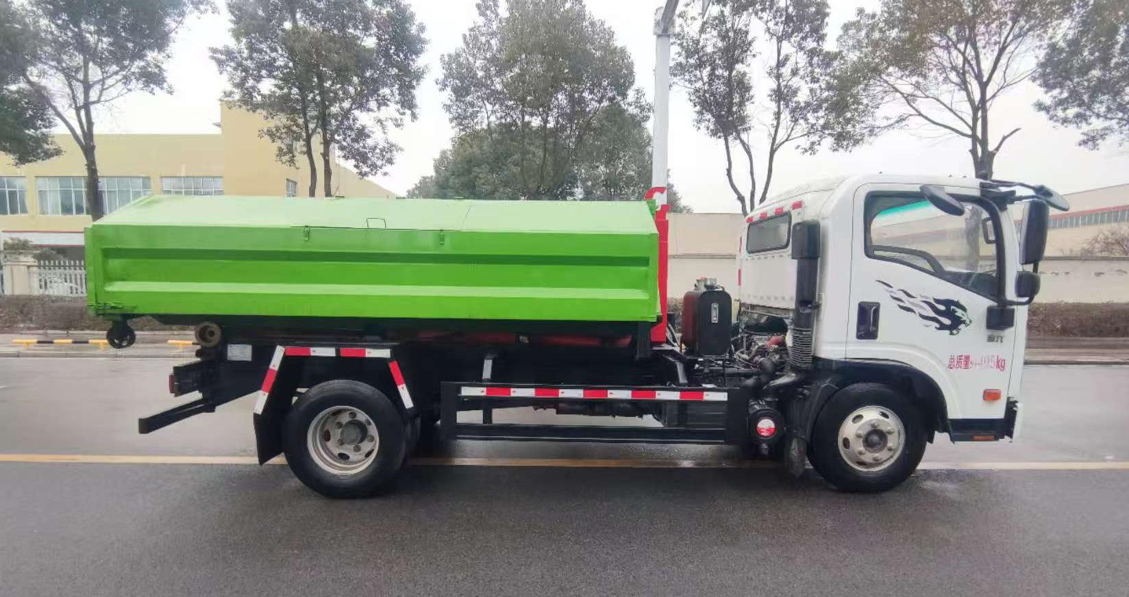 力海通牌HLH5040ZXXCDW車廂可卸式垃圾車公告圖片