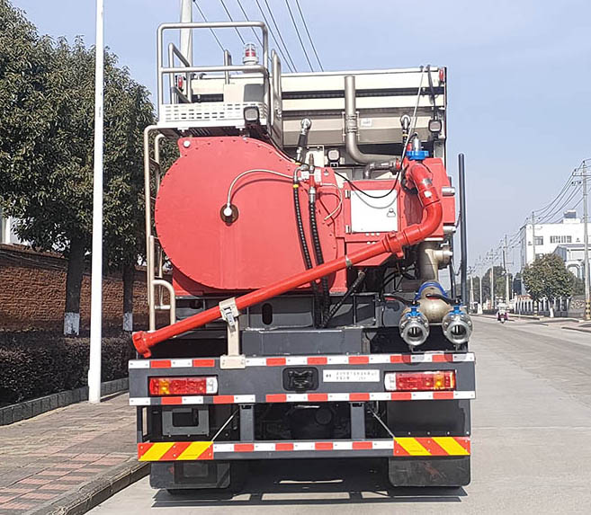 壓裂車(chē)圖片