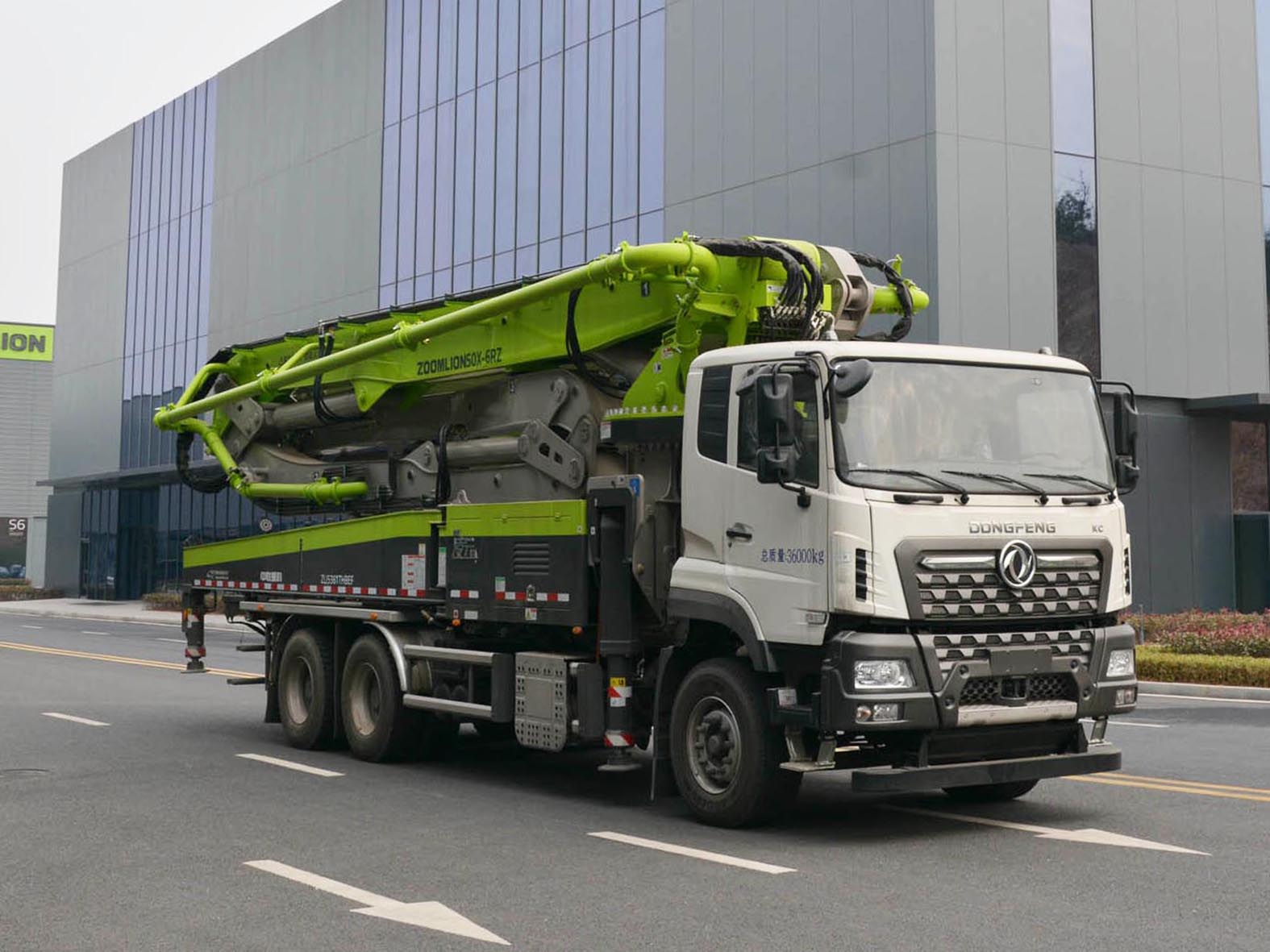 中聯(lián)牌ZLJ5361THBEF混凝土泵車