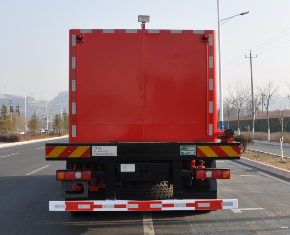 林峰牌LLF5240TYL70壓裂車公告圖片