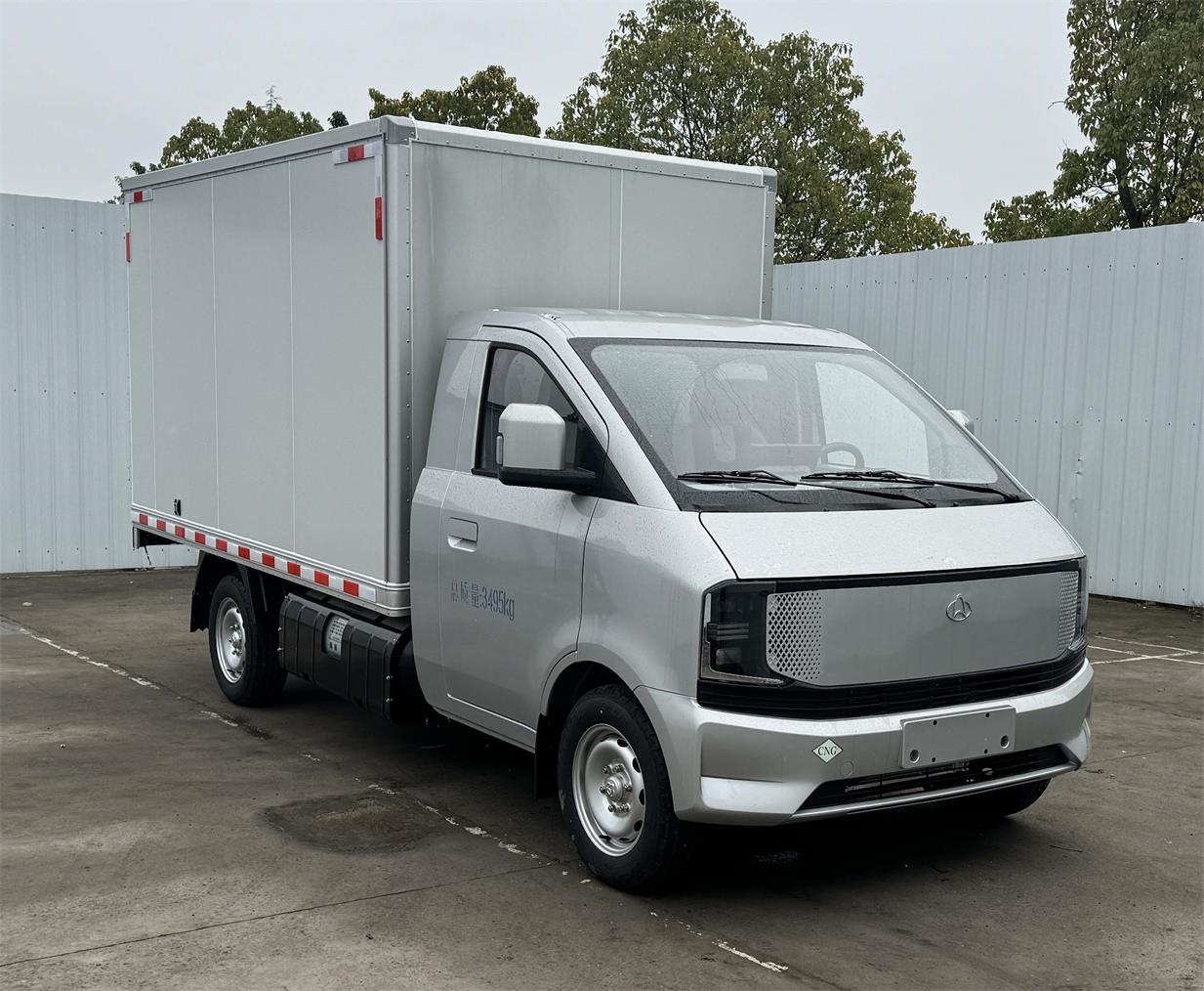 CKS5031XXYT9AD6B3NG型廂式貨車圖片