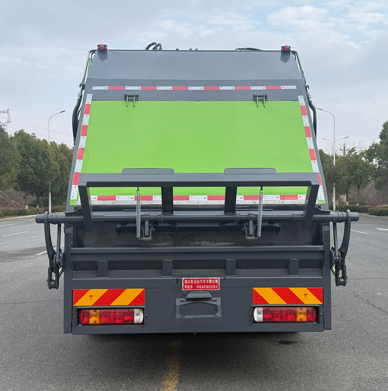 布隆牌LLL5187ZYSZBEV純電動(dòng)壓縮式垃圾車公告圖片