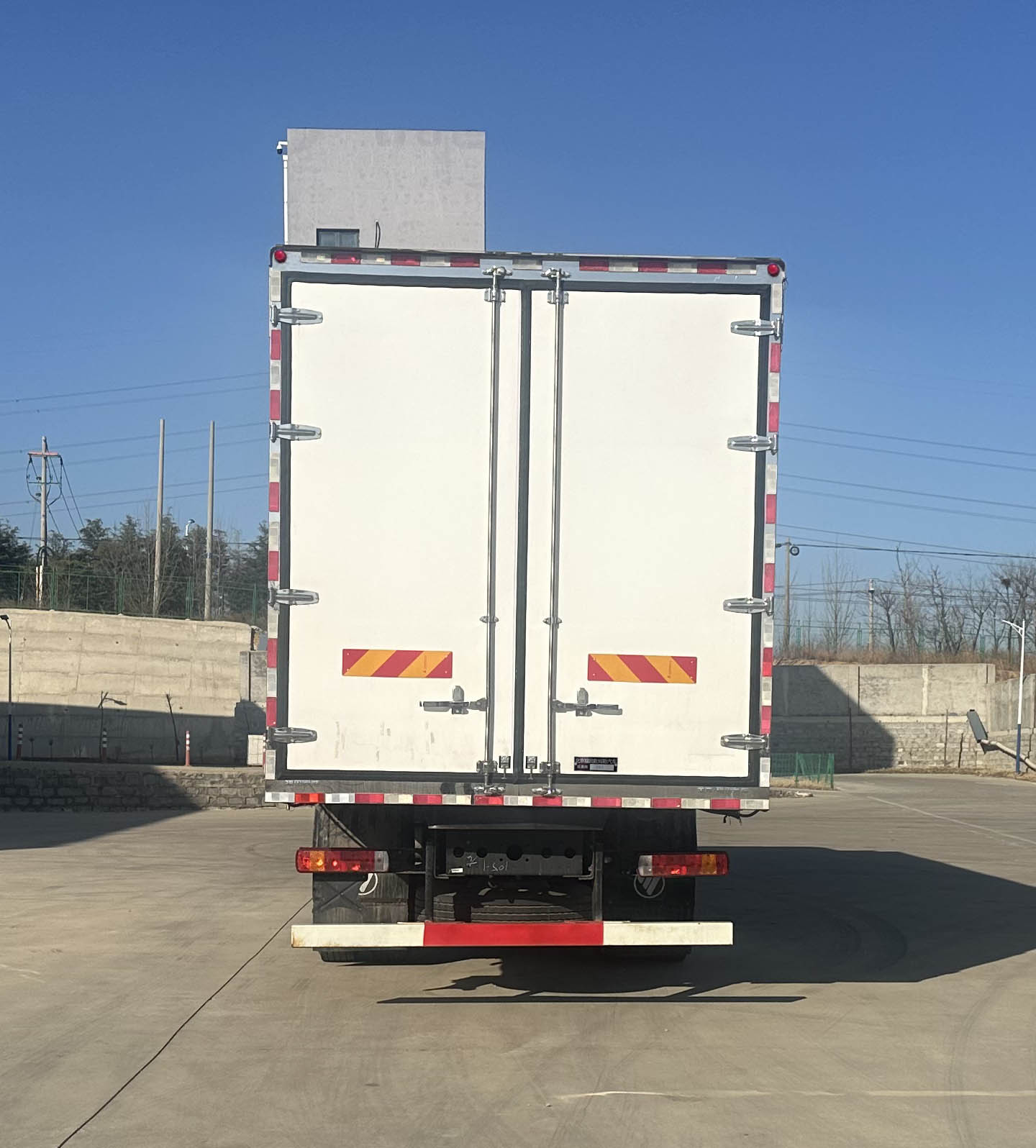 歐曼牌BJ5269XLCY6HPL-04冷藏車公告圖片