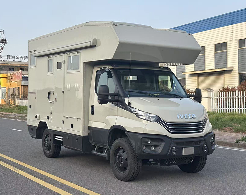 旅美牌WZH5070XLJWX旅居車