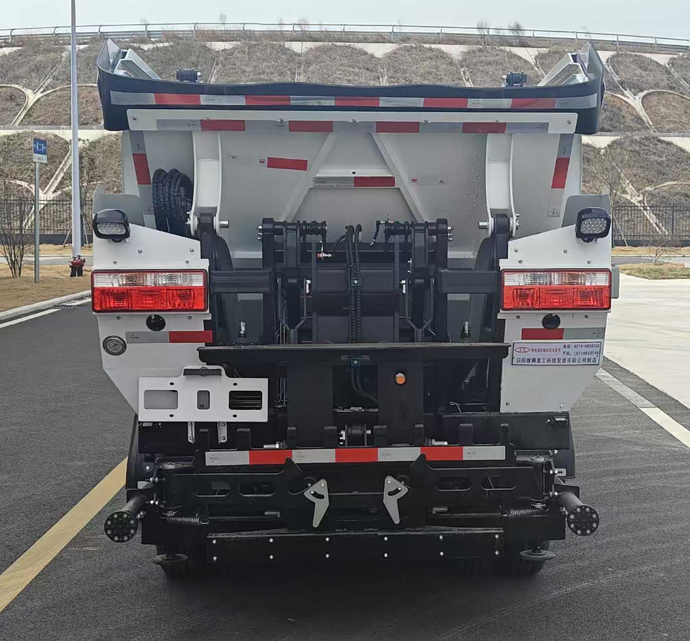 工九牌XSZ5040ZZZCLBEV純電動自裝卸式垃圾車公告圖片