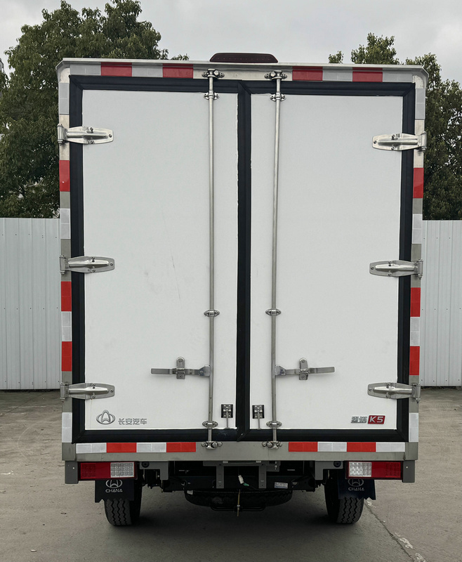 長(zhǎng)安牌CKS5031XLCT9AD6B1冷藏車公告圖片