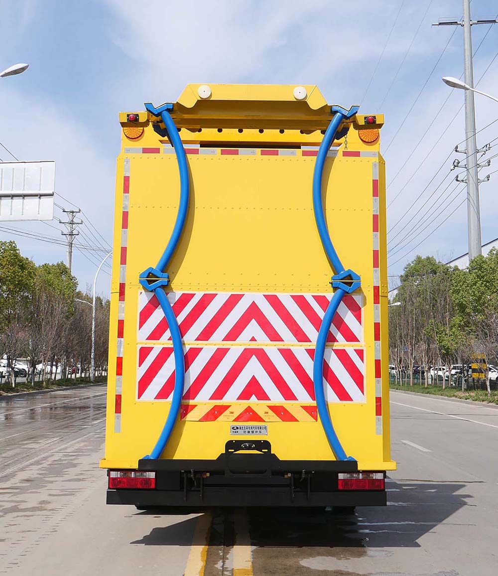 華通牌HCQ5120TFZEQ6CS防撞緩沖車公告圖片