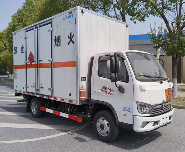 專(zhuān)威牌HTW5041XRQBJ6易燃?xì)怏w廂式運(yùn)輸車(chē)