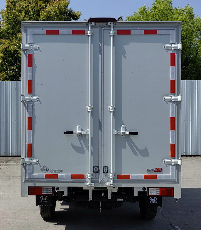 長安牌CKS5031XXYT9AD6B3廂式貨車公告圖片