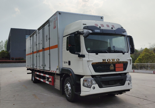 專力牌ZLC5187XFWZ6腐蝕性物品廂式運(yùn)輸車