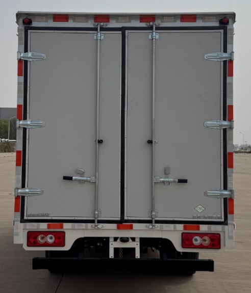 福田牌BJ5044XYK-FM1翼開啟廂式貨車公告圖片