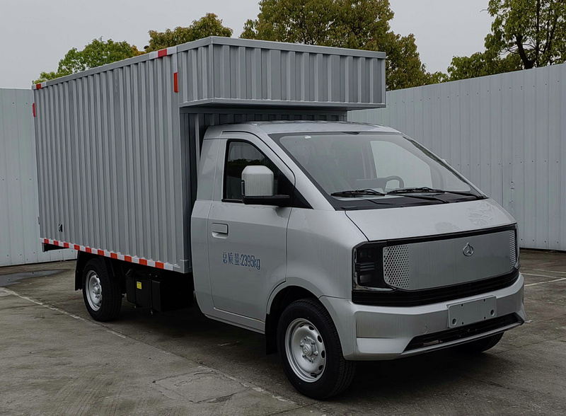 CKS5021XXYT9AD6B3型廂式貨車圖片