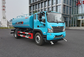 洒水车