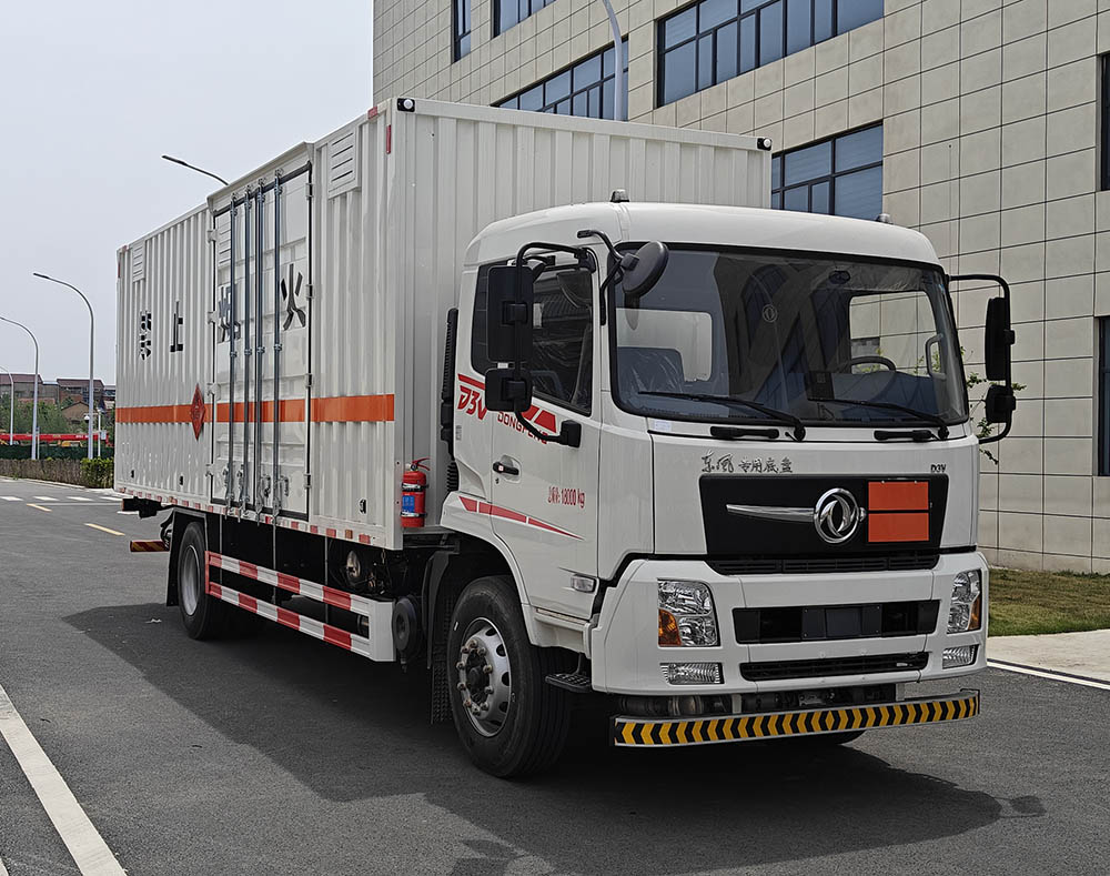 DFC5183XRYDFV6型易燃液體廂式運輸車圖片