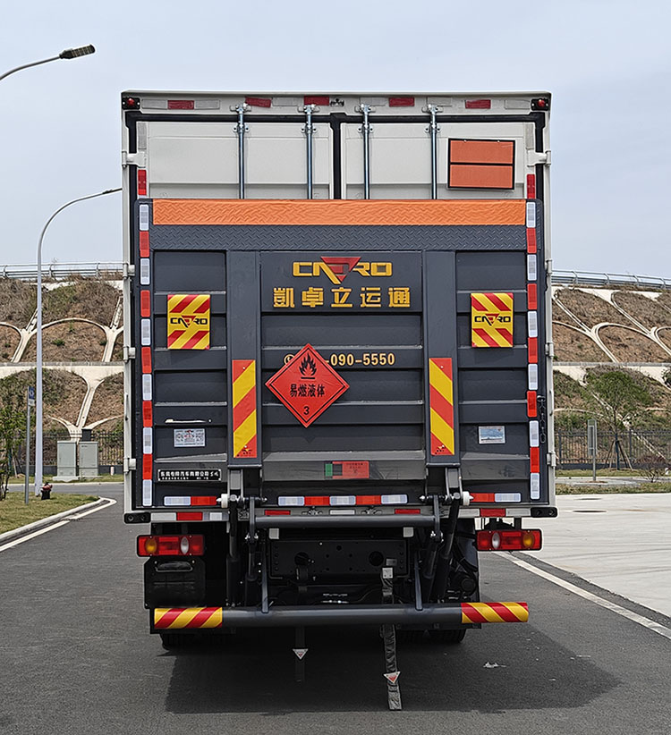 東風牌DFC5183XRYDFV6易燃液體廂式運輸車公告圖片