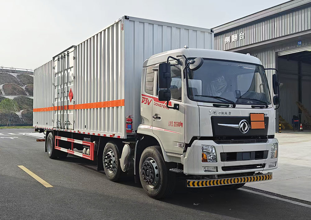 DFC5263XRYDFV6型易燃液體廂式運輸車圖片