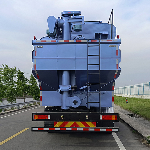 百勤牌XBQ5310ZSLD42DEV純電動(dòng)散裝飼料運(yùn)輸車(chē)公告圖片