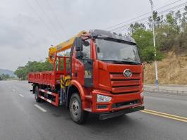 随车起重运输车