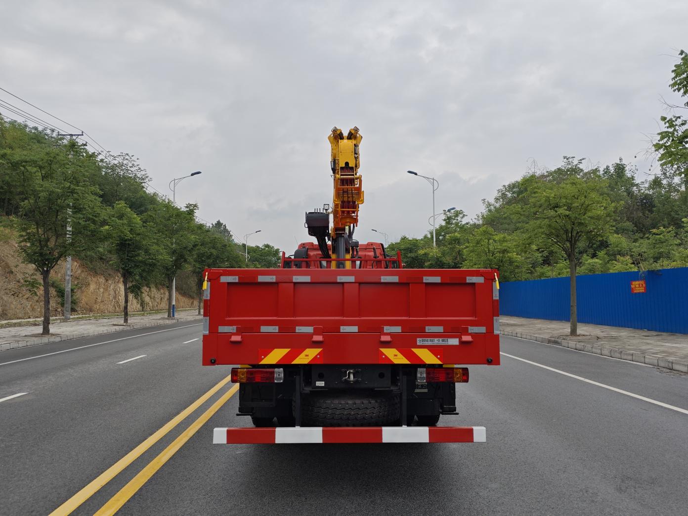 隨特牌ZZX5180JSQCA6隨車起重運(yùn)輸車公告圖片
