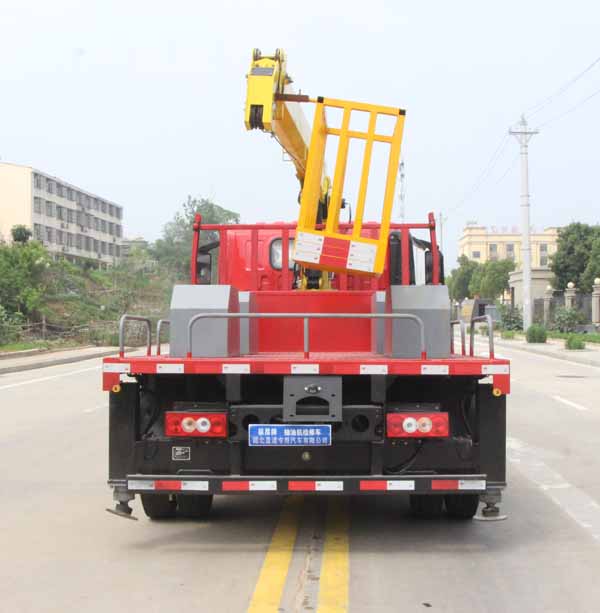 縱昂牌CLT5040XJXBJ6抽油機(jī)檢修車公告圖片