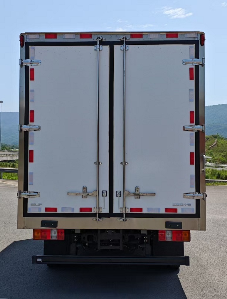 江西五十鈴牌JXW5040XLCWDJB2BEV純電動(dòng)冷藏車公告圖片
