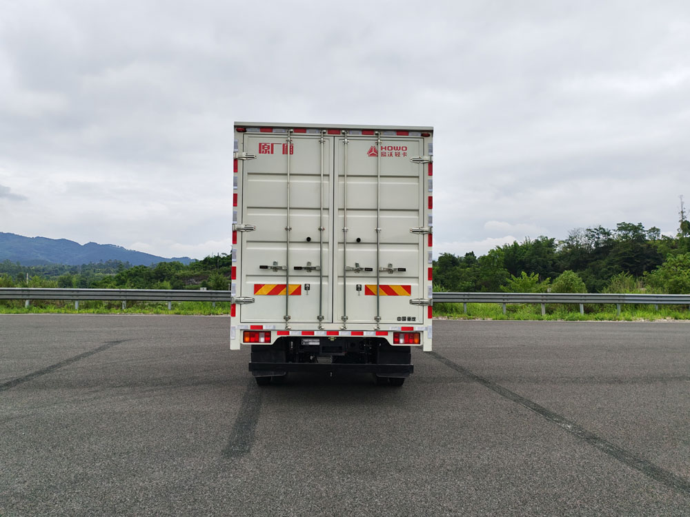 豪沃牌ZZ5137XXYK3615Z1BEVE0純電動廂式貨車公告圖片