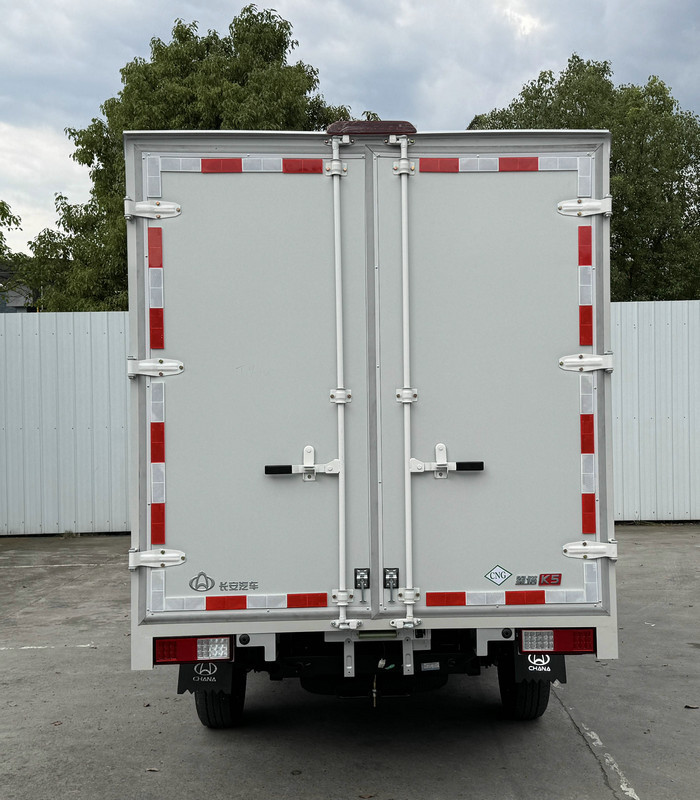 長(zhǎng)安牌CKS5031XXYT9AD6B4NG廂式貨車(chē)公告圖片