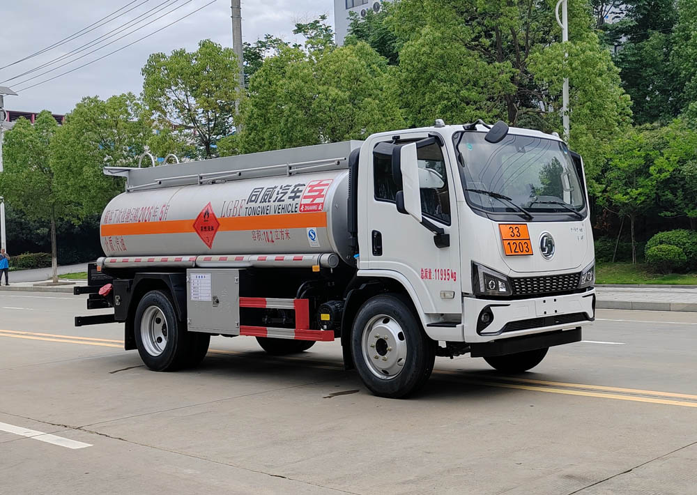 專威牌HTW5121GJYSXQ6加油車