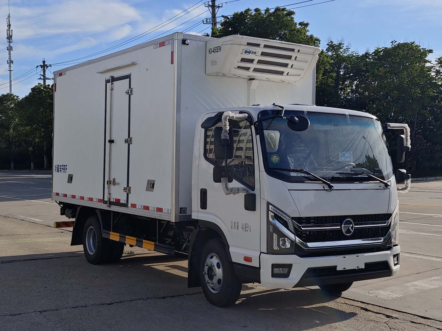 凱馬牌KMC5042XLCBEVE336M3純電動冷藏車