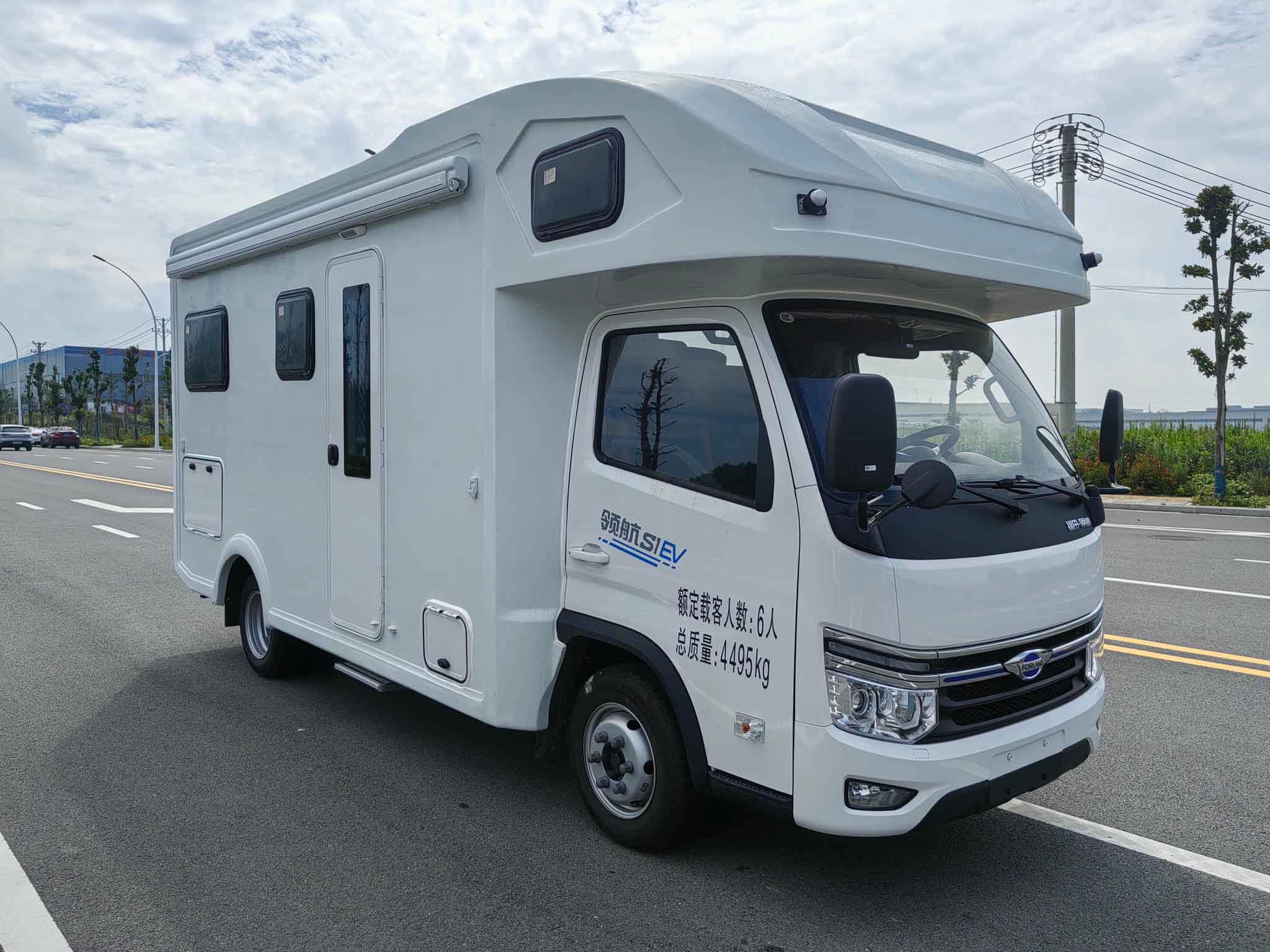 長力威牌CLA5040XLJBEV純電動旅居車