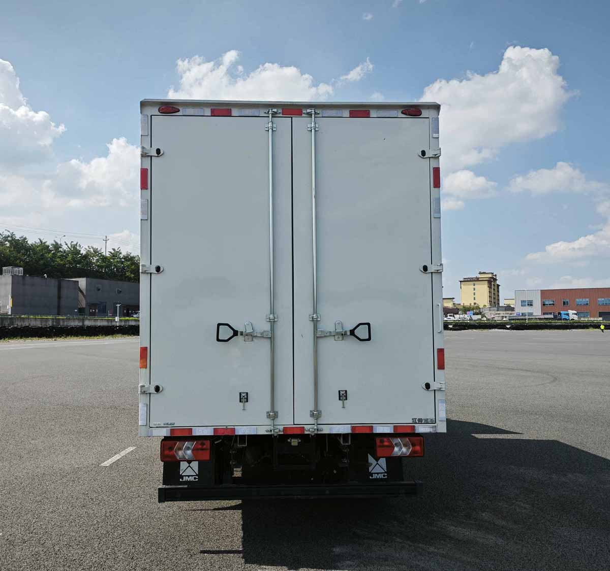 江鈴牌JX5044XXYTSGB2BEV純電動(dòng)廂式貨車公告圖片