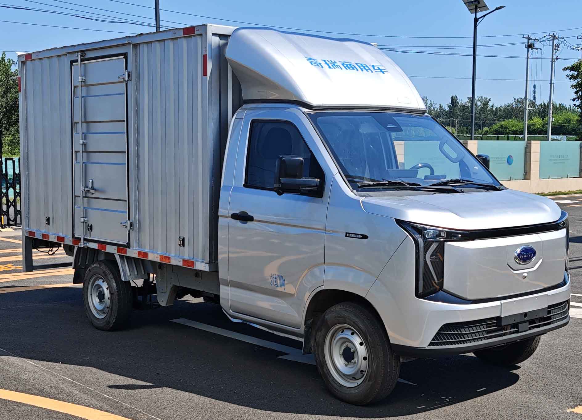 開(kāi)瑞牌SQR5034XXYBEVH80純電動(dòng)廂式貨車(chē)