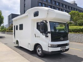 插电式增程混合动力旅居车