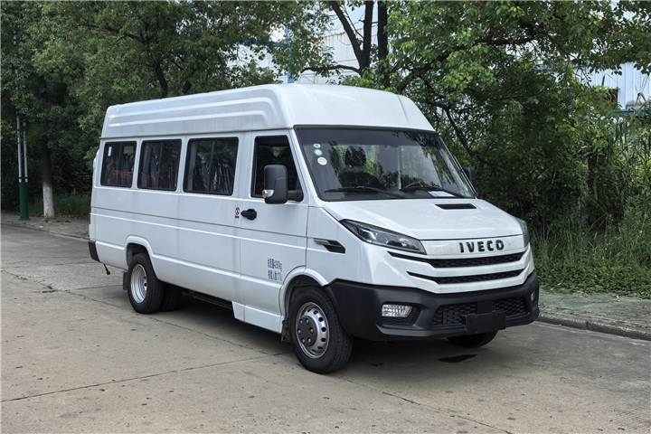 先行科技牌XXP5040XYBN6運(yùn)兵車