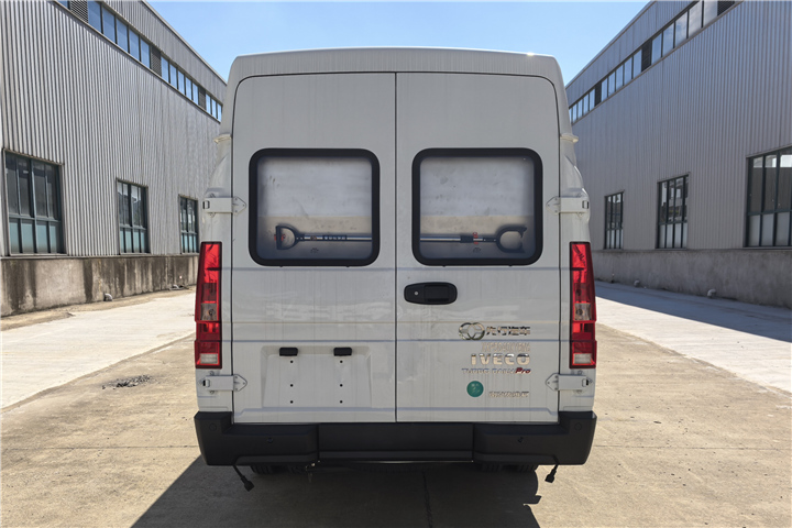 先行科技牌XXP5040XYBN6運兵車公告圖片