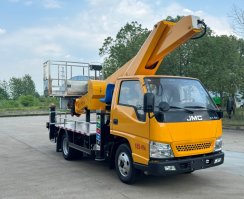 高空作业车