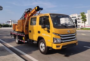 渝宏精工牌YHQ5045TQXFQ63護欄搶修車