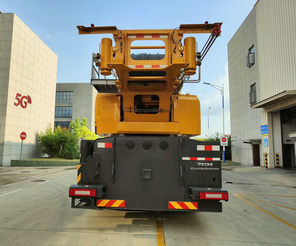 徐工牌XZJ5602JQZ300G8汽車起重機(jī)公告圖片