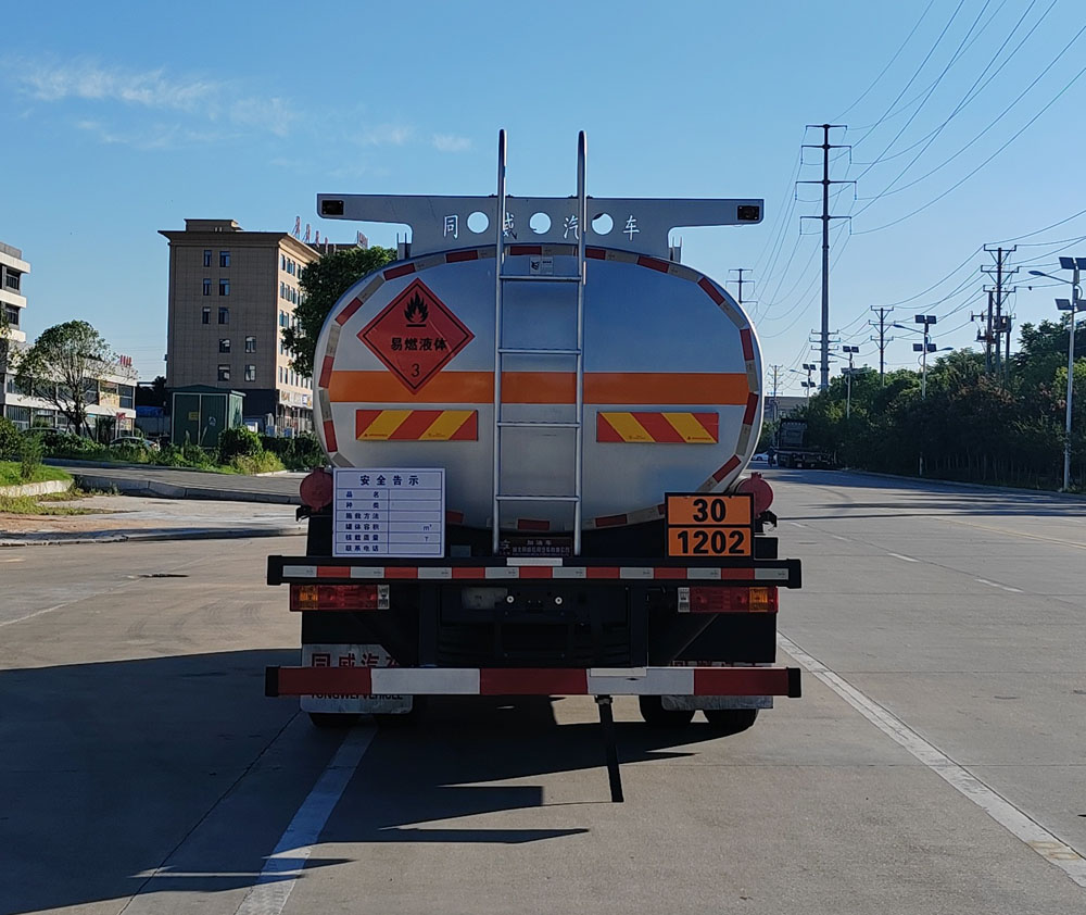 專威牌HTW5182GJYSZC6加油車公告圖片