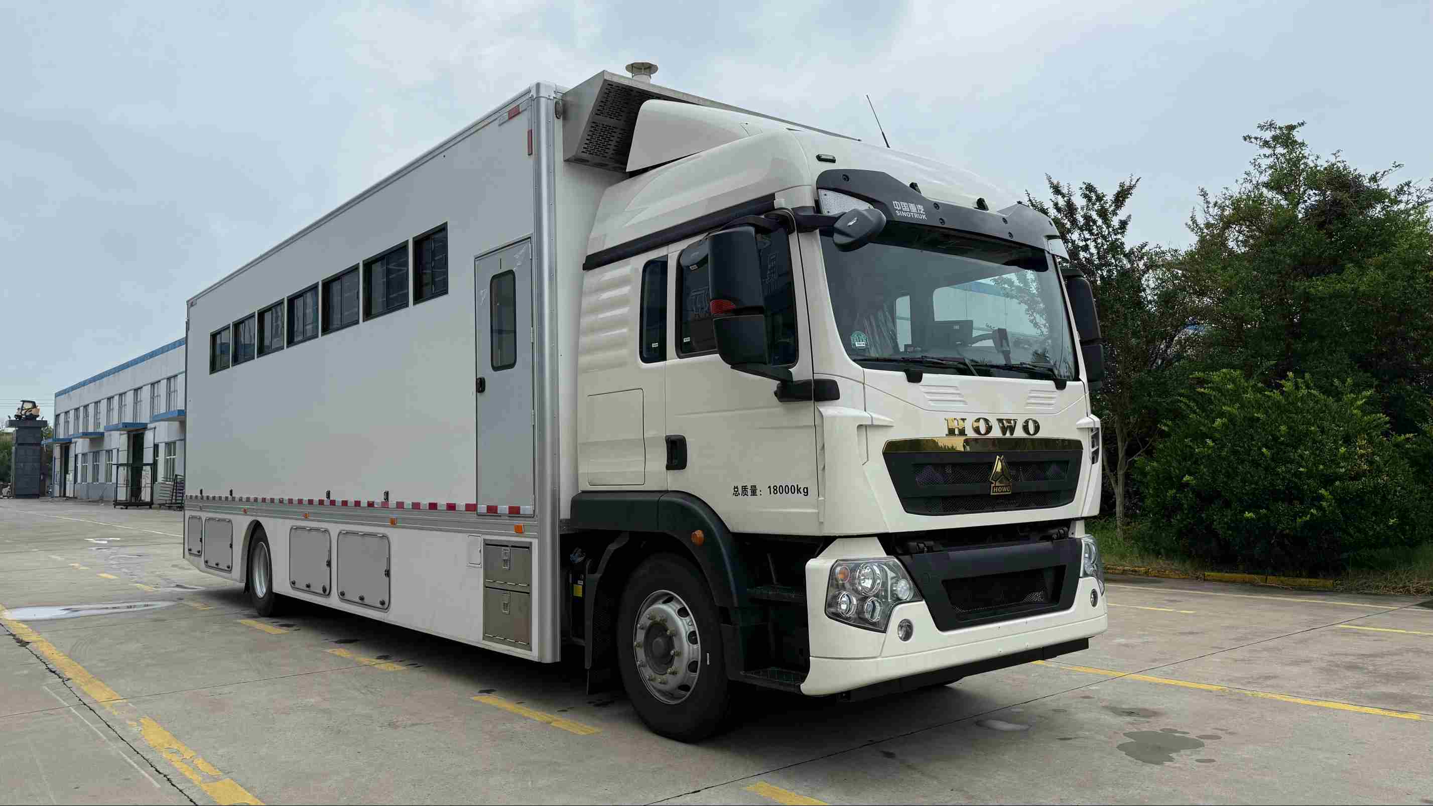 明諾牌MN5180XYMZZ2運(yùn)馬車