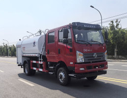 绿化喷洒车